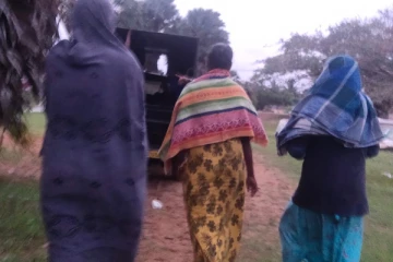 யாழில் கடற்படையின் திடீர் சுற்றிவளைப்பில் சிக்கிய பொருட்கள்