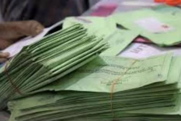 தபால் வாக்குக்கு எதிராக திமுக வழக்கு: தள்ளுபடி செய்த உயர்நீதிமன்றம்