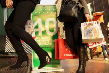 ஒன்லைன் ஷாப்பிங்கில் அதிகம் செலவு செய்பவர்கள் இவர்கள் தான்! ஆச்சரிய தகவல்