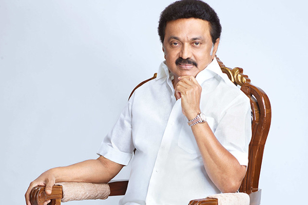 துபாயில் முதலமைச்சர் மு.க.ஸ்டாலின் அட்டகாசமான புகைப்படம் வைரல் - தமிழ்நாடு