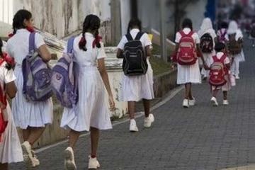 එළඹෙන සතියේ පාසල් පැවැත්වෙන ආකාරය සම්බන්ධයෙන් අධ්යාපන අමාත්යාංශයෙන් නිවේදනයක්.. (PHOTO)