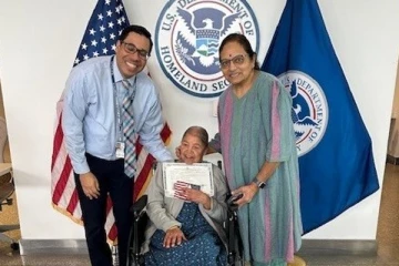 99 வயதில் அமெரிக்க குடியுரிமை பெற்ற இந்திய மூதாட்டி