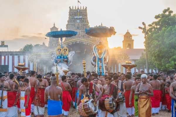 நல்லூர் கந்தசுவாமி ஆலய இரண்டாம் திருவிழா ; வெள்ளி மயில் வாகனத்தில் வந்த கந்தன் | 2Nd Day Festival Of Nallur Kandaswamy Temple