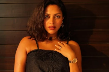 7 மாதம் கர்ப்பமாக இருக்கும்போது இப்படியா செய்வீங்க.. அமலா பாலை விமர்சிக்கும் நெட்டிசன்கள்