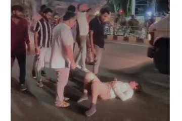 நடந்து சென்றவர்கள் மற்றும் போலீசார் மீது அமெரிக்கா இளைஞர்கள் தாக்குதல் - சென்னையில் பரபரப்பு!