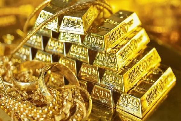 நகை பிரியாரா நீங்க? சட்ட பிரகாரம் வீட்டில் எவ்வளவு தங்கம் வைத்திருக்கலாம்னு தெரியுமா? | How Much Gold Should You Keep At Home