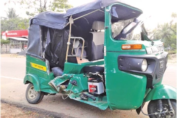 வேக கட்டுப்பாட்டை இழந்த முச்சக்கரவண்டி - 4 வயது சிறுவன் பரிதாபமாக உயிரிழப்பு
