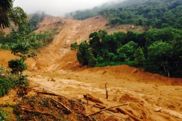 15,000 அதிக மண்சரிவு அபாயமுள்ள இடங்கள்; மக்கள் வெளியேற்றம்