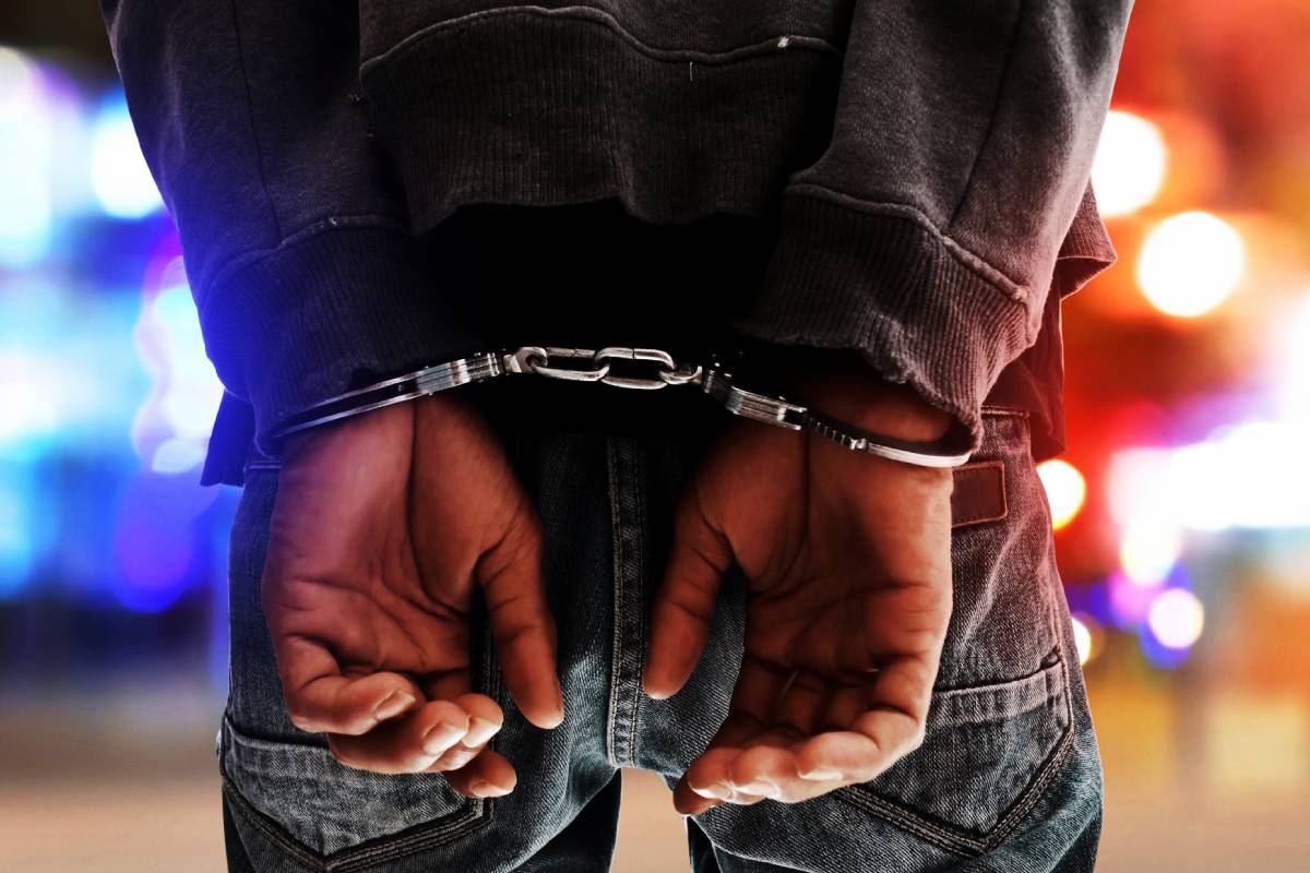 கட்டுநாயக்கவில் சட்டவிரோத சிகரெட் பொதியுடன் கைதான நபர்! | Man Arrested In Katunayake Illicit Cigarettes கட்டுநாயக்கவில் சட்டவிரோத சிகரெட் பொதியுடன் கைதான நபர்! | Man Arrested In Katunayake Illicit Cigarettes
