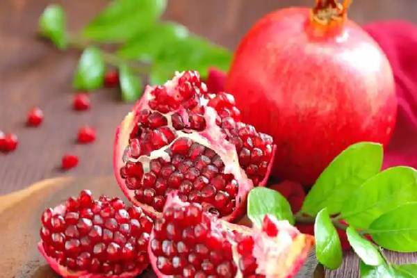 சளி, இருமல் கடுமையா இருக்கா? அப்போ இந்த பழங்களை தவிர்க்காதீங்க | Which Fruit Is Best For Cold And Cough