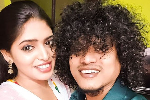 திருமணம் குறித்து முதல் முறையாக அறிவித்த விஜய் டிவி புகழ்.. காதல் ஜோடி வெளியிட்ட புகைப்படம்