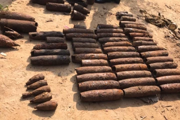 கிளிநொச்சியில் வீடொன்றில் இருந்து பெருந்தொகையான வெடி பொருட்கள் மீட்பு!