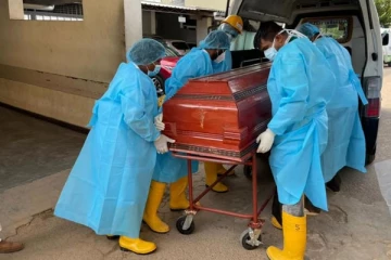 இலங்கையில் ஒரே நாளில் புதிதாக உச்சம் தொட்ட நூற்றுக்கும் மேற்பட்ட கோவிட் மரணங்கள்