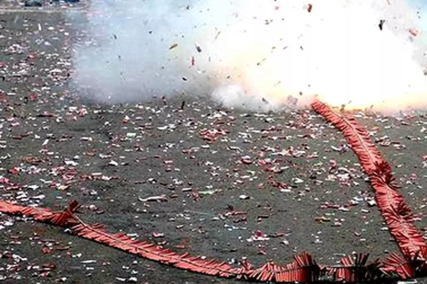 யாழில் இறுதி ஊர்வலத்தில் பட்டாசு வெடிப்பதற்கு தடை | Ban On Bursting Firecrackers At Funerals In Jaffna