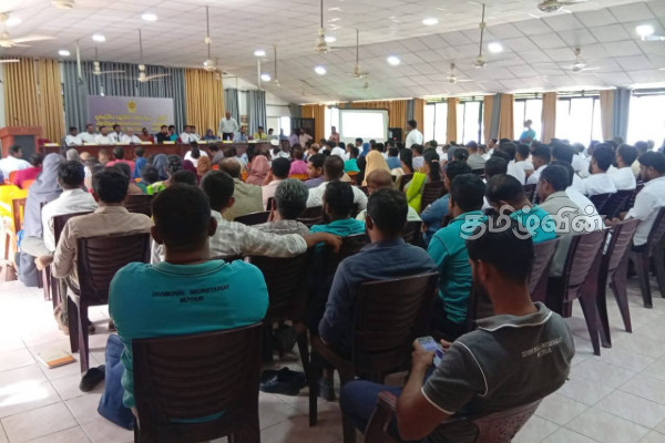 தோப்பூர் சிறுவர் பூங்காவினை புனரமைத்து மக்கள் பயன்பாட்டிற்கு விடுவதற்கு நடவடிக்கை எடுக்குமாறு வலியுறுத்தல் | Memorial To Those Who Died In The Tsunami