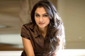 கடலுக்கடியில் கடல் கன்னியாக மாறிய ஆண்ட்ரியா - போட்டோ பார்த்து அசந்துபோன ரசிகர்கள்