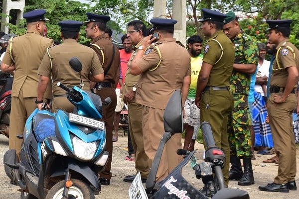 பெண் கொடூரமாக வெட்டிக்கொலை - உயிரை மாய்க்க முயன்ற சந்தேகநபர் | Women Killed And Man Injured
