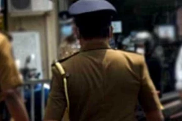 யாழில் சந்தேகநபரை பிடிக்கப்போய் கன்னத்தில் கடிவாங்கிய பொலிஸார்!