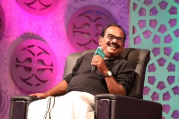 ‛ஒரு மணியிடமே இத்தனை மணிகளா...’ நாஞ்சில் சம்பத் டுவிட்!