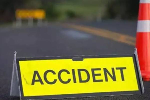 கெக்கிராவையில் வான் விபத்து! ஆறுபேர் காயம் | Van Crash In Kekirawa Six Injured