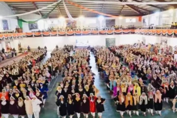 உலக சாதனையை படைத்த 10,000 பெண்கள்.!