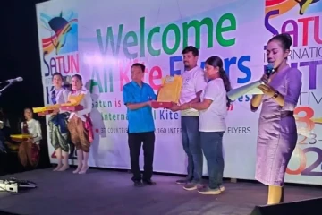 தாய்லாந்து பட்டப் போட்டியில் யாழ். வல்வெட்டித்துறை இளைஞர் படைத்த சாதனை!