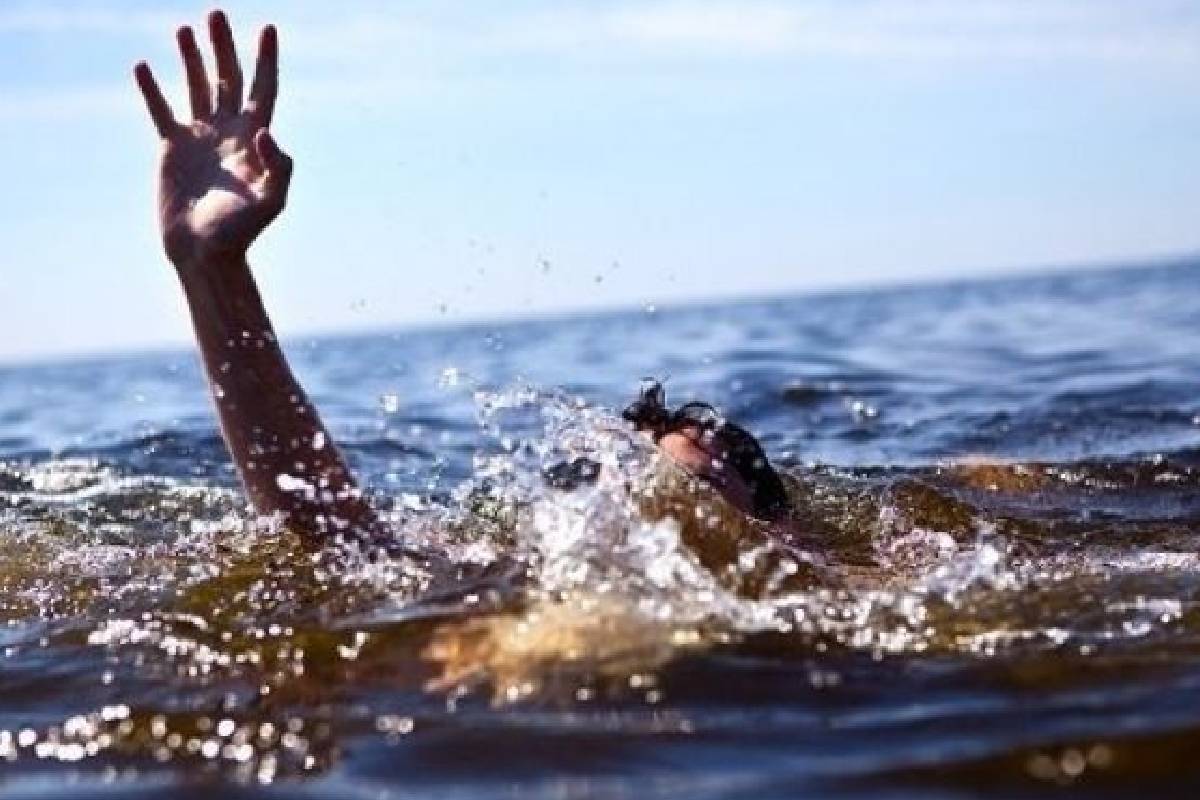 சிலாபத்தில் கடலில் மூழ்கி கடற்றொழிலாளர் ஒருவர் பலி | A Fisherman Drowned In The Sea In Chilaw சிலாபத்தில் கடலில் மூழ்கி கடற்றொழிலாளர் ஒருவர் பலி | A Fisherman Drowned In The Sea In Chilaw