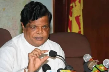 இலங்கையில் நெருக்கடி தொடர்பில் அதிர்ச்சி தகவலை வெளியிட்ட வர்த்தக அமைச்சர்!