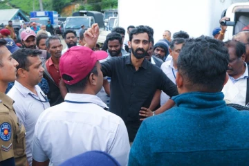 தமிழ் பெண்கள் நெற்றியில் திலகமிடுவதனை தடுத்தமை முறையா: கடும் தொனியில் ஜீவன்