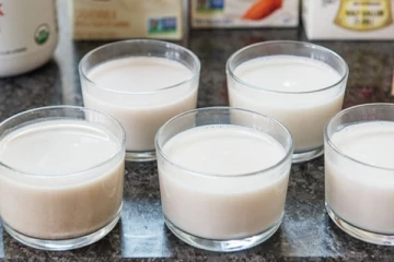 கனடாவில் மென்பானம் பருகிய இருவர் பலி