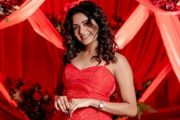 ரெட் ஹாட் உடையில் அதிதி ஷங்கர்.. லேட்டஸ்ட் போட்டோஷூட்