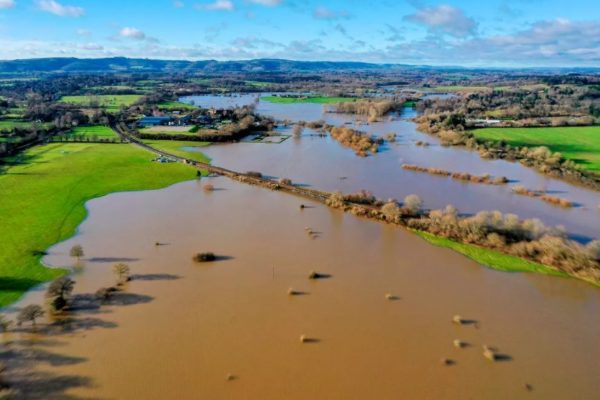 17 இடங்களில் வாழும் பிரித்தானியர்களுக்கு எச்சரிக்கை விடுத்துள்ள வானிலை ஆராய்ச்சிமையம் | Uk Issue Flood Alert For 17 Places 17 இடங்களில் வாழும் பிரித்தானியர்களுக்கு எச்சரிக்கை விடுத்துள்ள வானிலை ஆராய்ச்சிமையம் | Uk Issue Flood Alert For 17 Places
