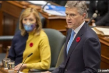 வெளிநாட்டுக்கு சுற்றலா சென்றுள்ள பல கனடிய அரசியல் பிரமுகர்கள்... கசிந்த தகவல்கள்!