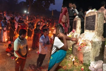 ஆயிரக்கணக்கான மக்களின் கதறலுடன் கண்ணீரில் நனைகிறது கனகபுரம் மாவீரர் துயிலுமில்லம் (நேரலை)