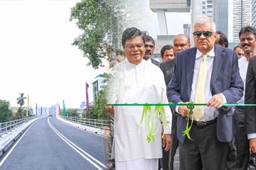 கொழும்பு - கொம்பனித்தெரு இரட்டை மேம்பாலத்தை மக்களிடம் கையளித்த ஜனாதிபதி