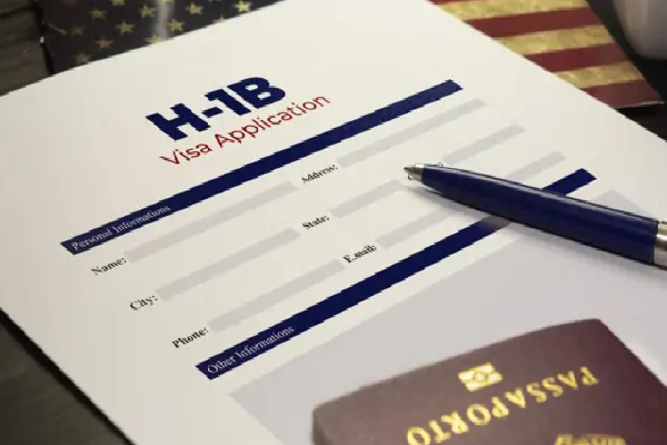 ட்ரம்பால் வந்த புது தலைவலி ; H-1B, H-4 விசா விண்ணப்பதாரர்களுக்கு சிக்கல் | New Trouble For H 1B And H 4 Visa Applicants