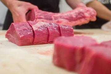 கறி வாங்க போறீங்களா? இப்படி இருந்தால்தான் அது நல்ல இறைச்சி...இனி ஏமாந்து விடாதீர்கள்