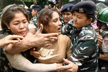 மல்யுத்த வீரர்கள் போராட்டத்திற்கு எதிரான வன்முறை: உலக மல்யுத்த அமைப்பு கண்டனம்