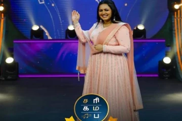 நிகழ்ச்சி மேடையில் கதறி அழுதுள்ள தொகுப்பாளினி அர்ச்சனா... காரணம் இந்த போட்டோ தான், இதோ