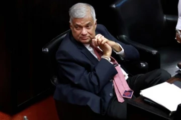 நாடாளுமன்றில் ரணிலுடன் மோதிய தினேஸ்