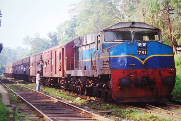 தொடருந்து திணைக்கள பொதுமுகாமையாளரை நீக்க அரசாங்கம் தீர்மானம் | Govt Decide Remove Director Railways Department