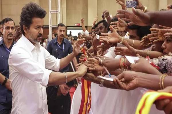 விஜய்யின் சேலம் பொதுக்கூட்டத்தில் பரபரப்பு! பங்கேற்ற இளைஞருக்கு நேர்ந்த துயர சம்பவம் | Tvk Vijay Salem Meeting Youth Death Health Issues விஜய்யின் சேலம் பொதுக்கூட்டத்தில் பரபரப்பு! பங்கேற்ற இளைஞருக்கு நேர்ந்த துயர சம்பவம் | Tvk Vijay Salem Meeting Youth Death Health Issues