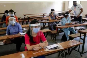 இந்த ஆண்டு நீட் தேர்வில்  மூன்று பேர் 720க்கும் 720 எடுத்து சாதனை!