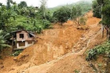 இலங்கையில் நீடிக்கும் காலநிலை மாற்றம்! சரிவில் சிக்கி மூவர் உயிரிழப்பு