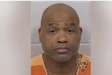 நாய்களை சித்திரவதை செய்த நபருக்கு 500 ஆண்டுகள் சிறை