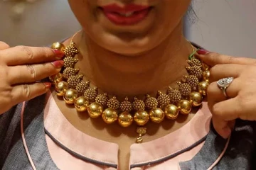 வார இறுதியில் க்ஷாக் கொடுத்த தங்கம் விலை!