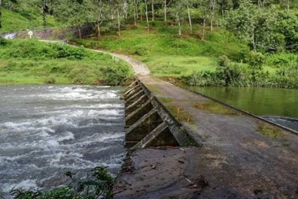 நீராடிக்கொண்டிருக்கும் போது அடித்துசெல்லப்பட்ட இளம் பெண்கள் தொடர்பில் வெளியான தகவல்! | Rescue Of Young Women Drowned In Swimming Kalutara