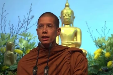 உலக பணக்காரரின் ஒரே வாரிசு: 40,000 கோடி ரூபாய் சொத்தை விட்டு துறவி வாழ்க்கை