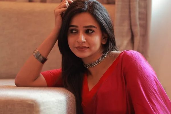 Bigg Boss: வைல்டு கார்ட் திவ்யா கணேஷ் சட்டதரணியா? இது தெரியாம போச்சே | Tamil Bigg Boss Contestant Divya Ganesh Details Bigg Boss: வைல்டு கார்ட் திவ்யா கணேஷ் சட்டதரணியா? இது தெரியாம போச்சே | Tamil Bigg Boss Contestant Divya Ganesh Details