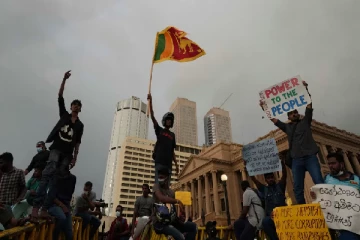 போராட்டகாரர்கள் தேர்தலில் போட்டியிட்டு பலத்தை நிரூபிக்க வேண்டும்-நிமல் சிறிபால டி சில்வா